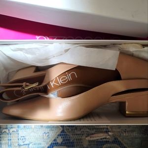 Calvin Klein low heels, color Desert Sand